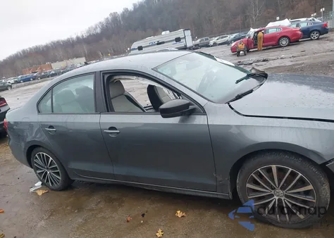 2015 Volkswagen Jetta 1.8T Sport из США, поврежденный, VIN 3VWD17AJ2FM402362